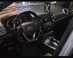 جیپ گراند شیرۆکی